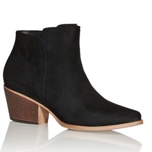 Kim Ankle Boot - black- size 7 wide
